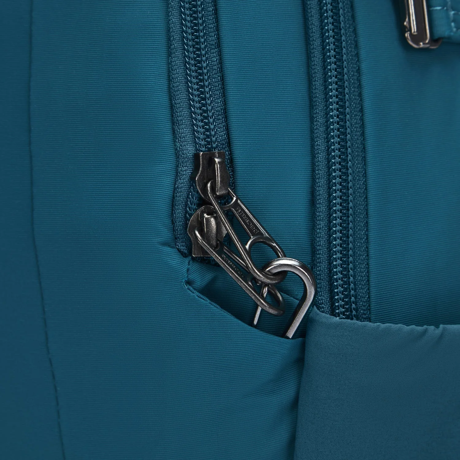 Pacsafe® LS350 anti-theft backpack - Image 9