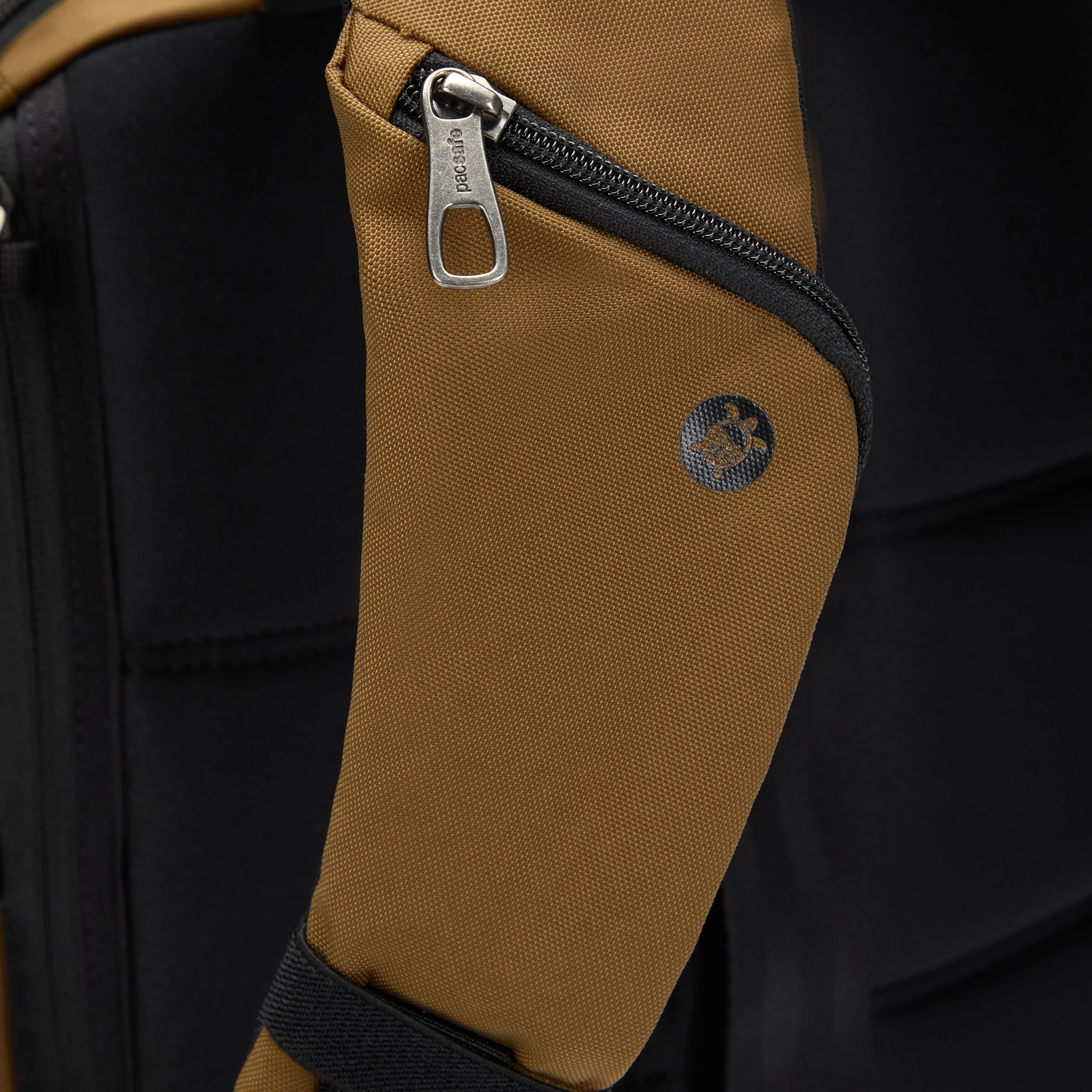 Pacsafe® V anti-theft commuter backpack (Fits 13" / 16" Laptop) - Image 68