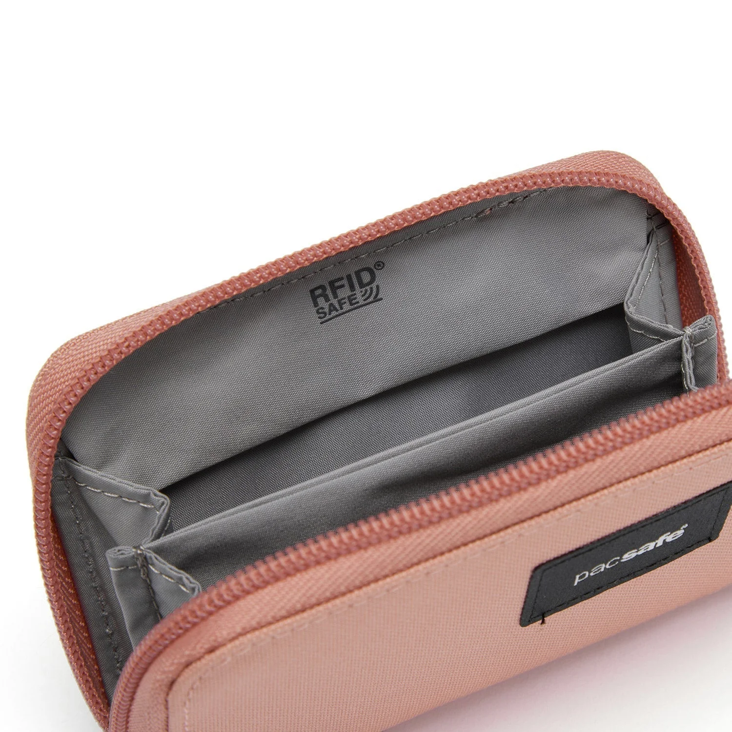 Pacsafe® RFIDsafe™ RFID blocking card wallet - Image 11