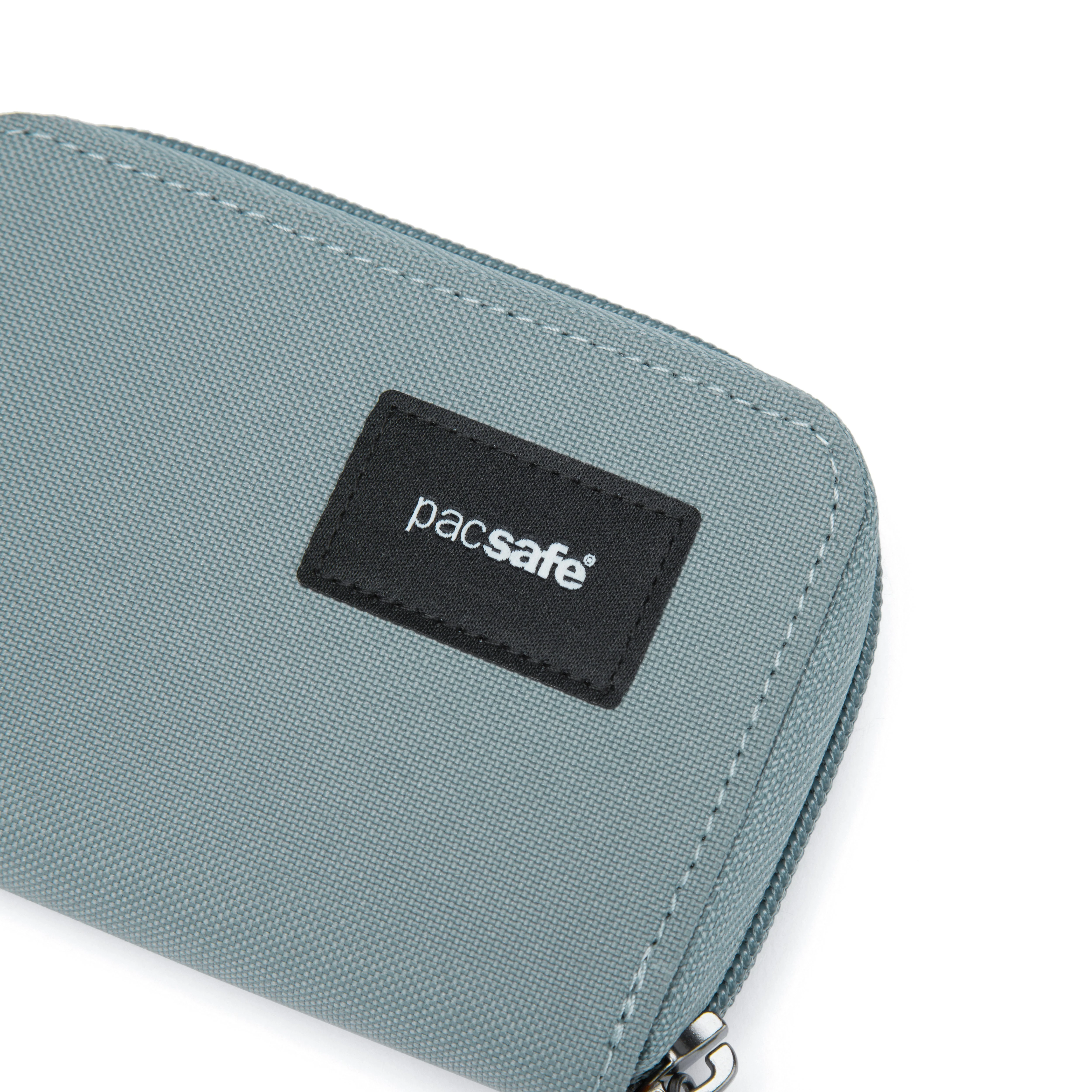 Pacsafe® RFIDsafe™ RFID blocking card wallet - Image 19
