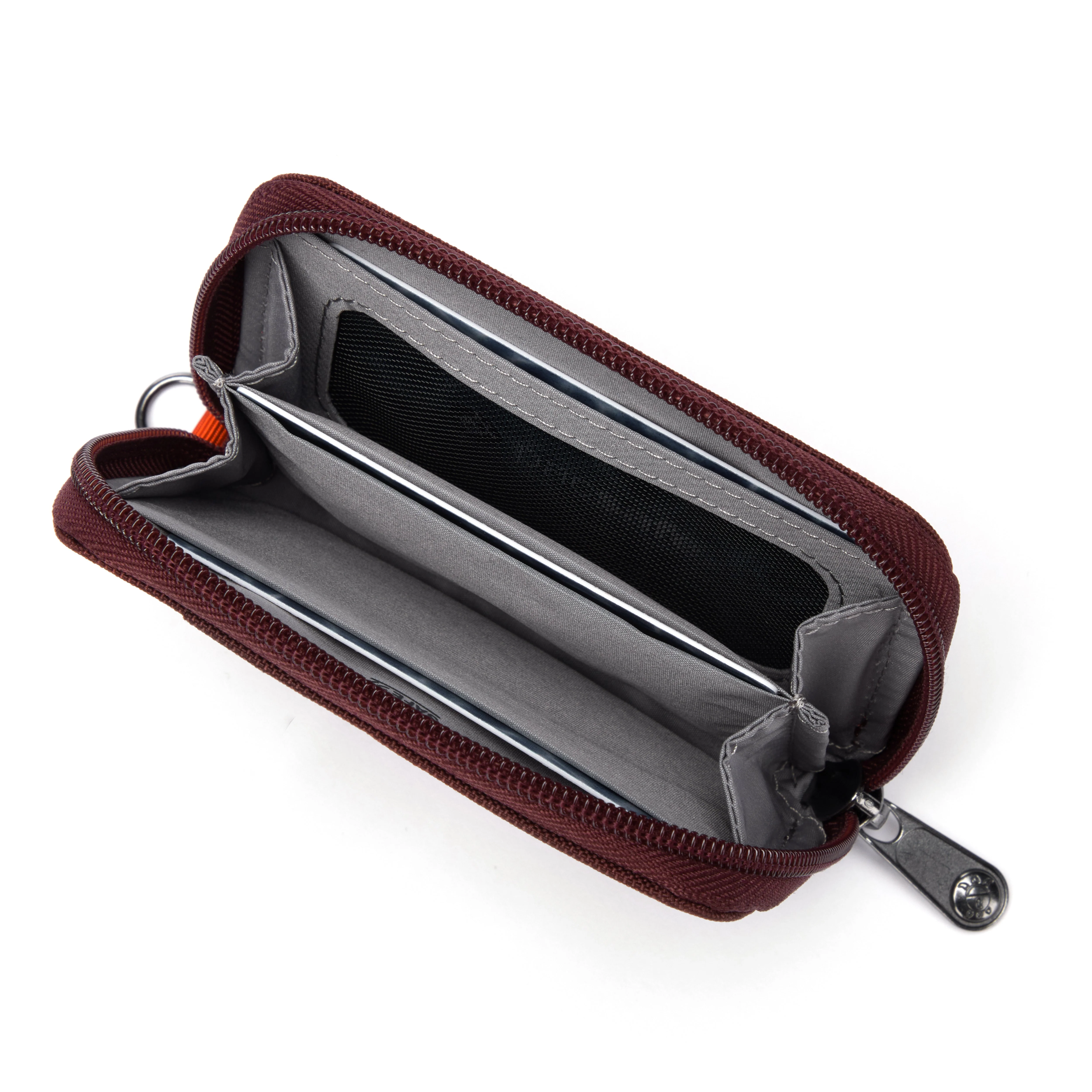Pacsafe® RFIDsafe™ RFID blocking card wallet - Image 29