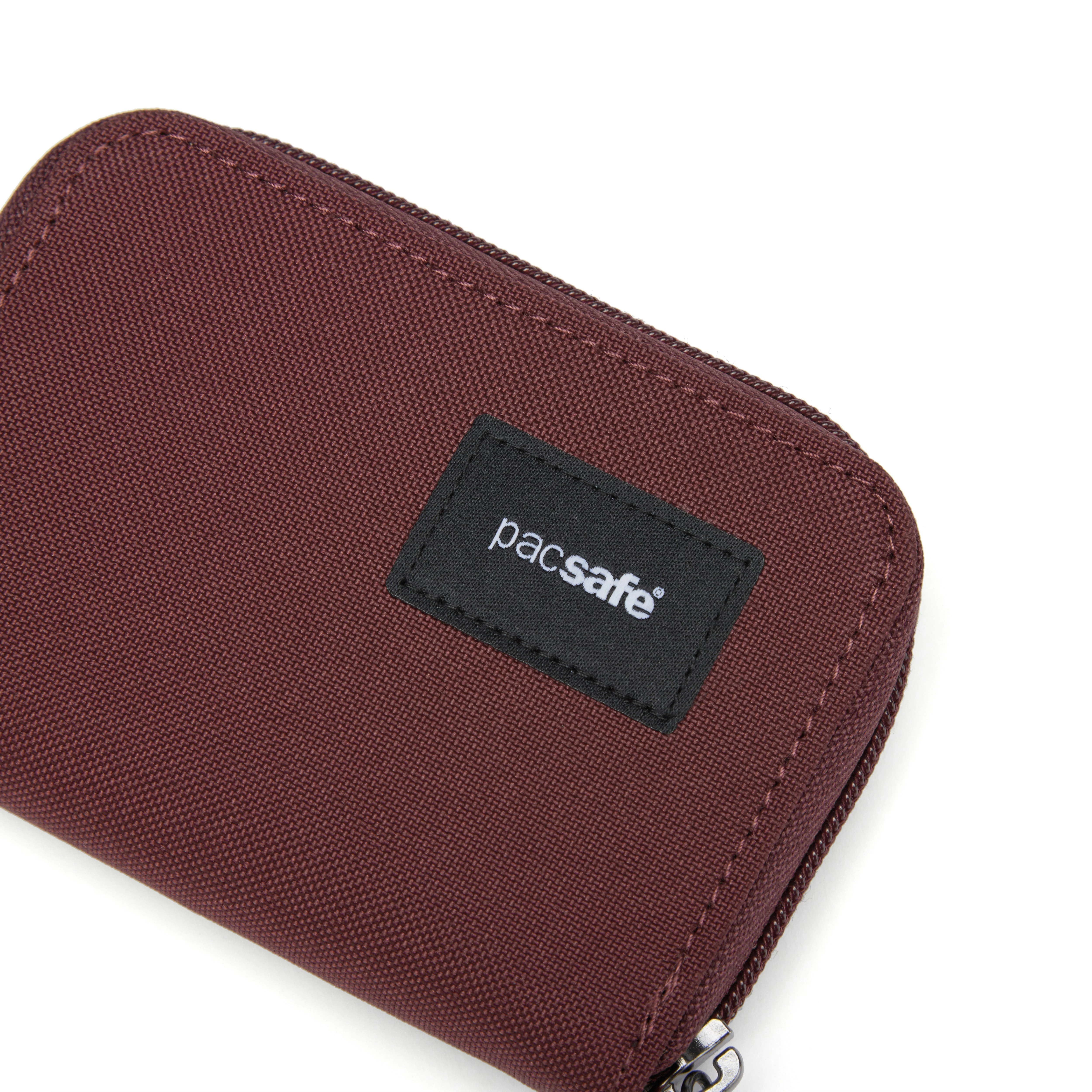 Pacsafe® RFIDsafe™ RFID blocking card wallet - Image 30
