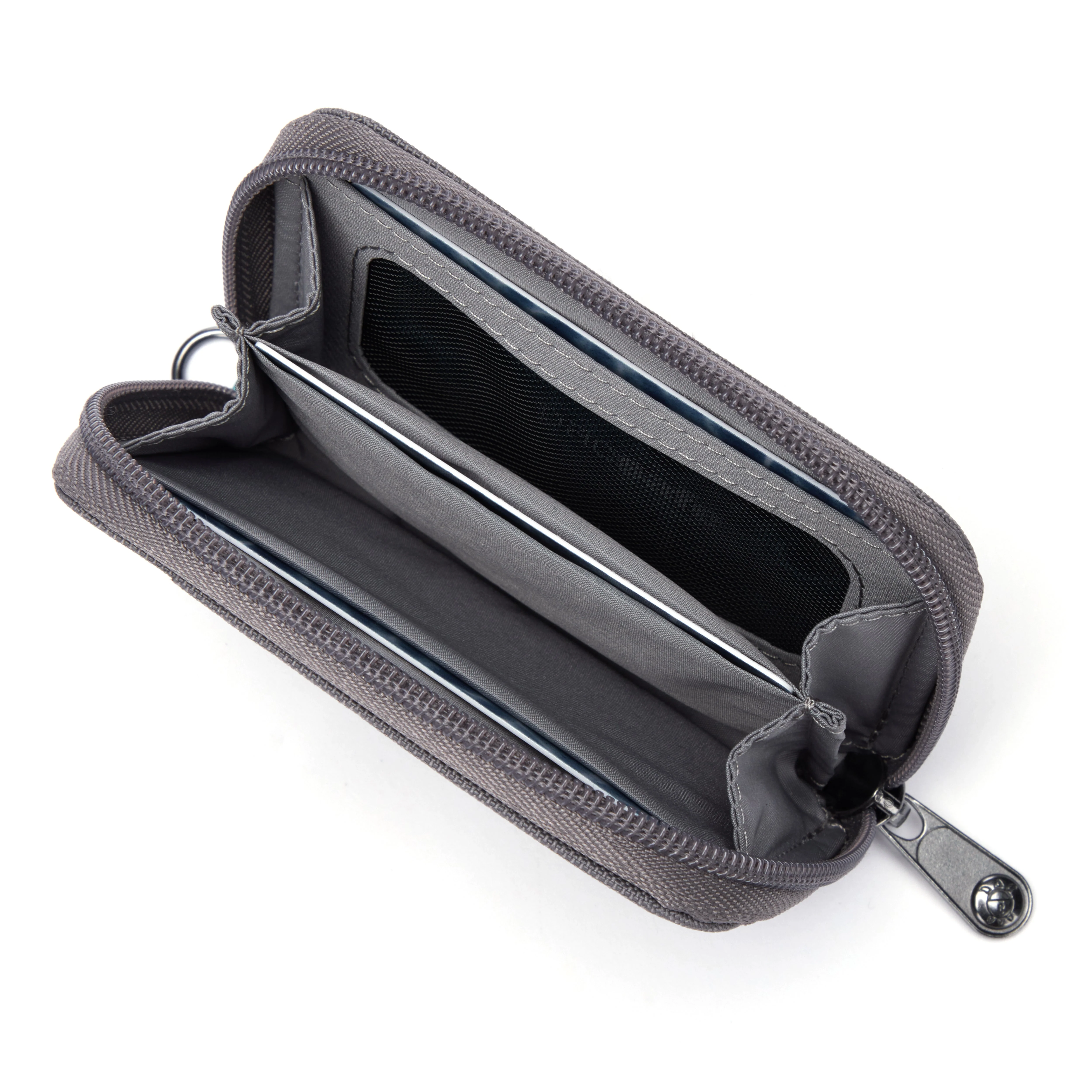 Pacsafe® RFIDsafe™ RFID blocking card wallet - Image 39