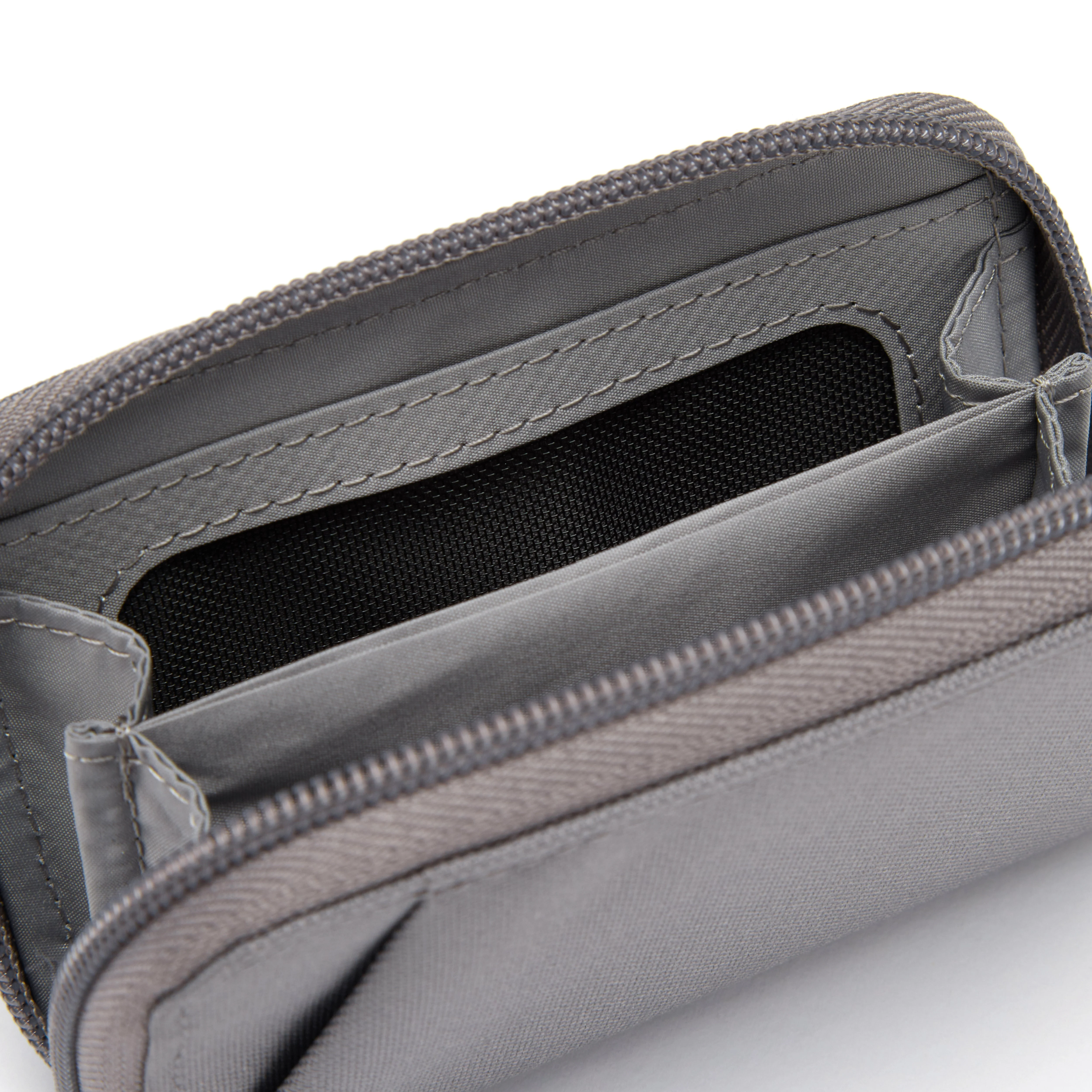 Pacsafe® RFIDsafe™ RFID blocking card wallet - Image 44