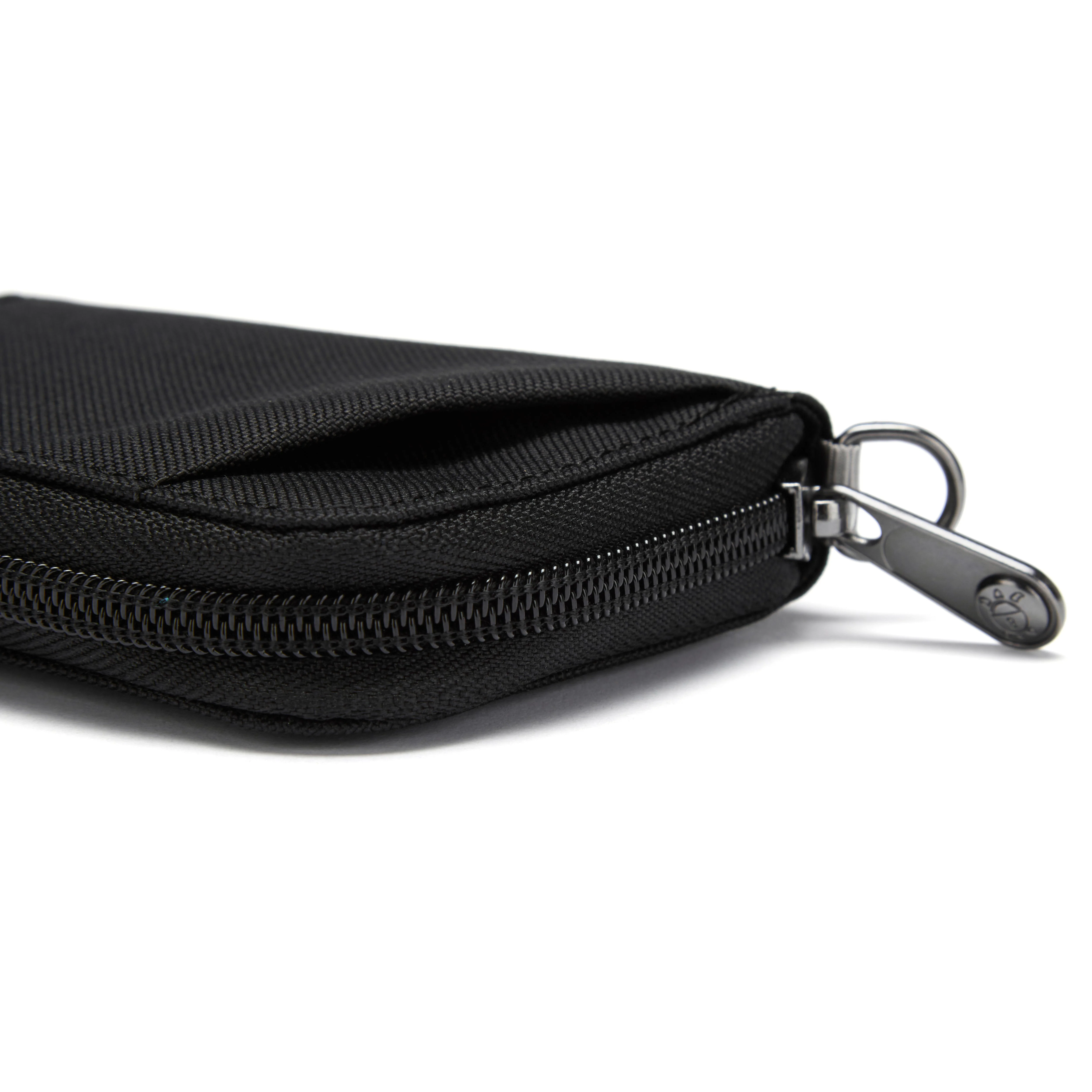 Pacsafe® RFIDsafe™ RFID blocking card wallet - Image 54