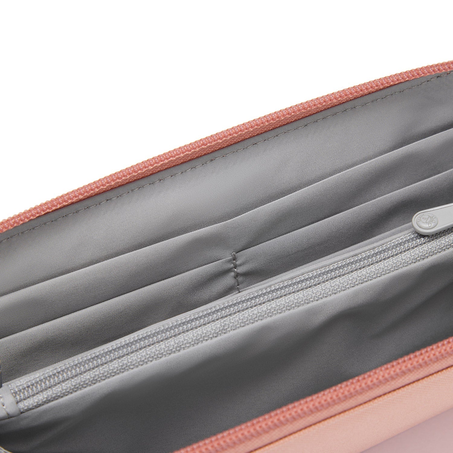 Pacsafe® RFIDsafe™ RFID blocking continental wallet - Image 12