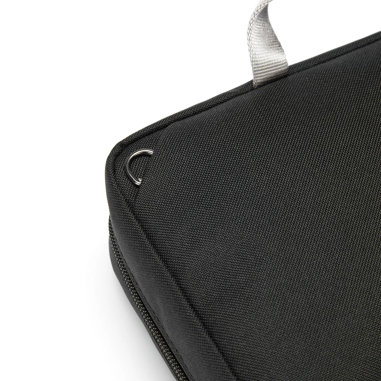 Pacsafe® RFIDsafe™ RFID blocking gear pouch - Image 25