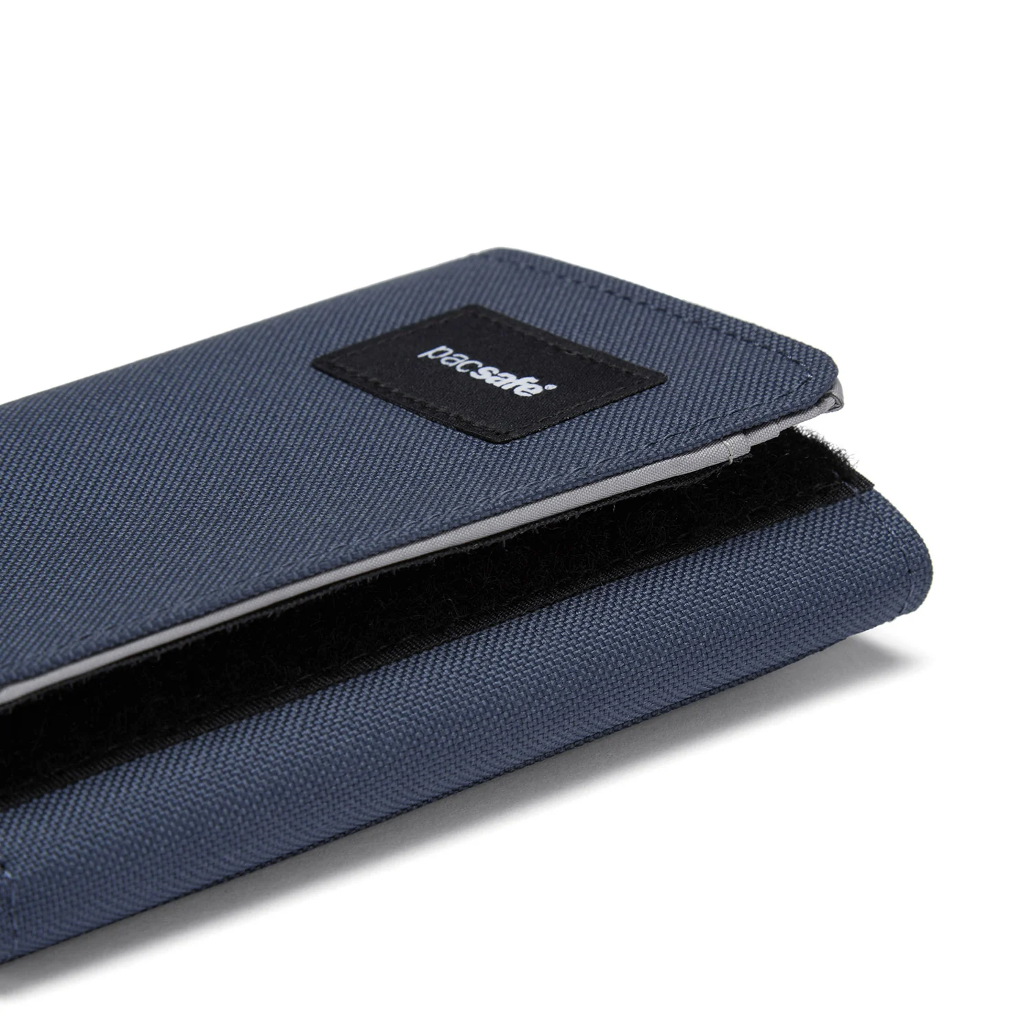Pacsafe® RFIDsafe™ RFID blocking trifold wallet - Image 38