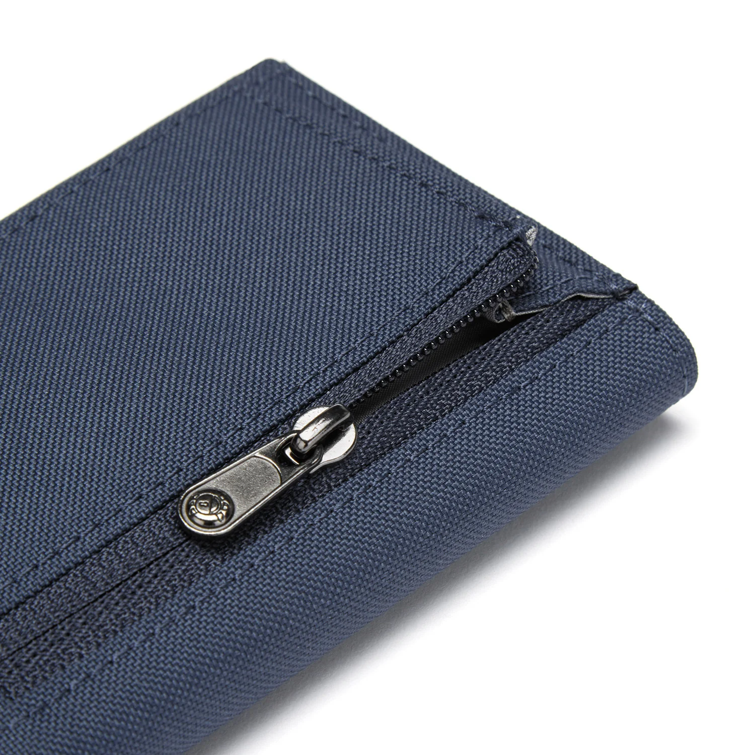 Pacsafe® RFIDsafe™ RFID blocking trifold wallet - Image 39