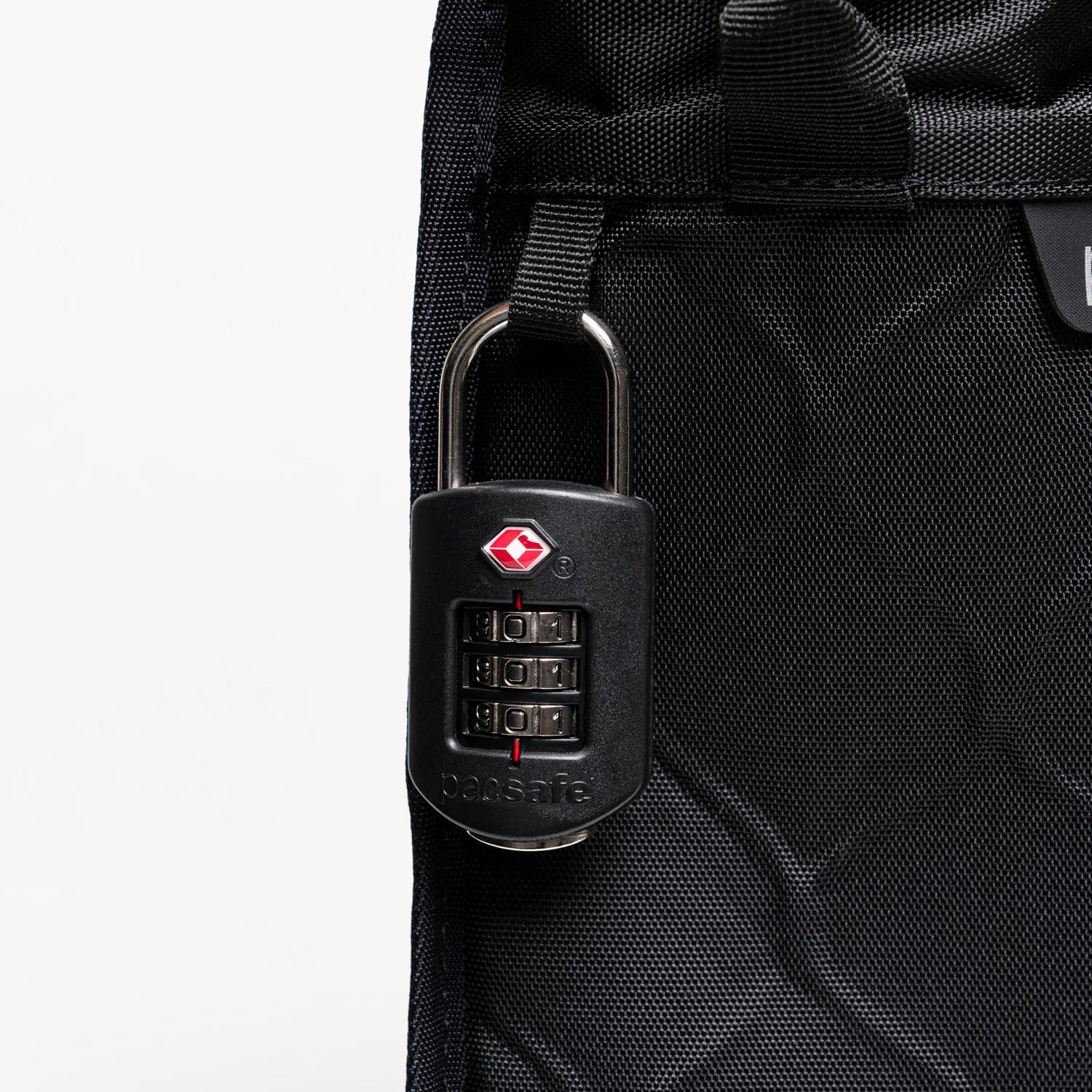 Pacsafe® Travelsafe® X15 anti-theft portable safe - Image 6