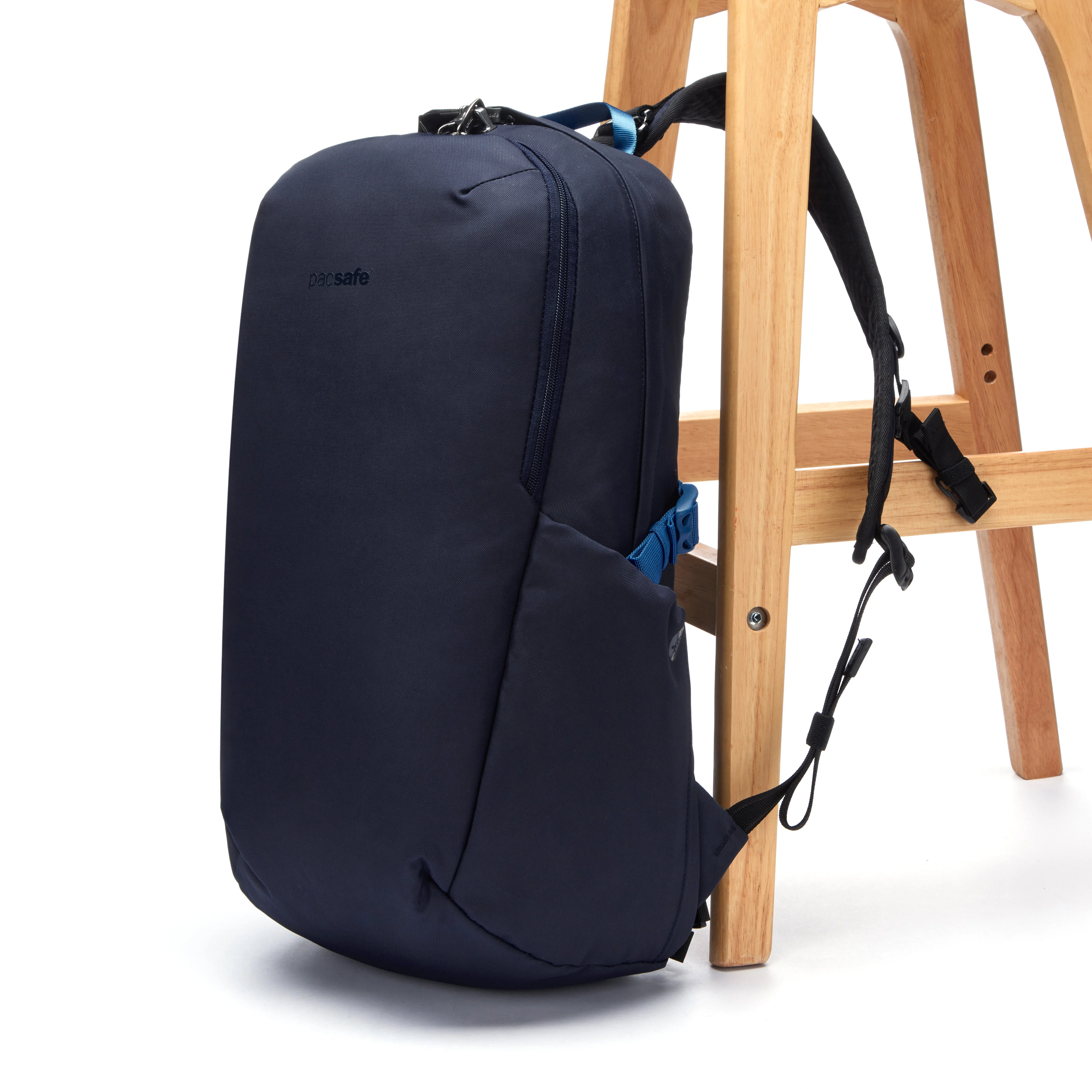 Pacsafe® V 24L Anti-Theft Active Backpack - Image 41